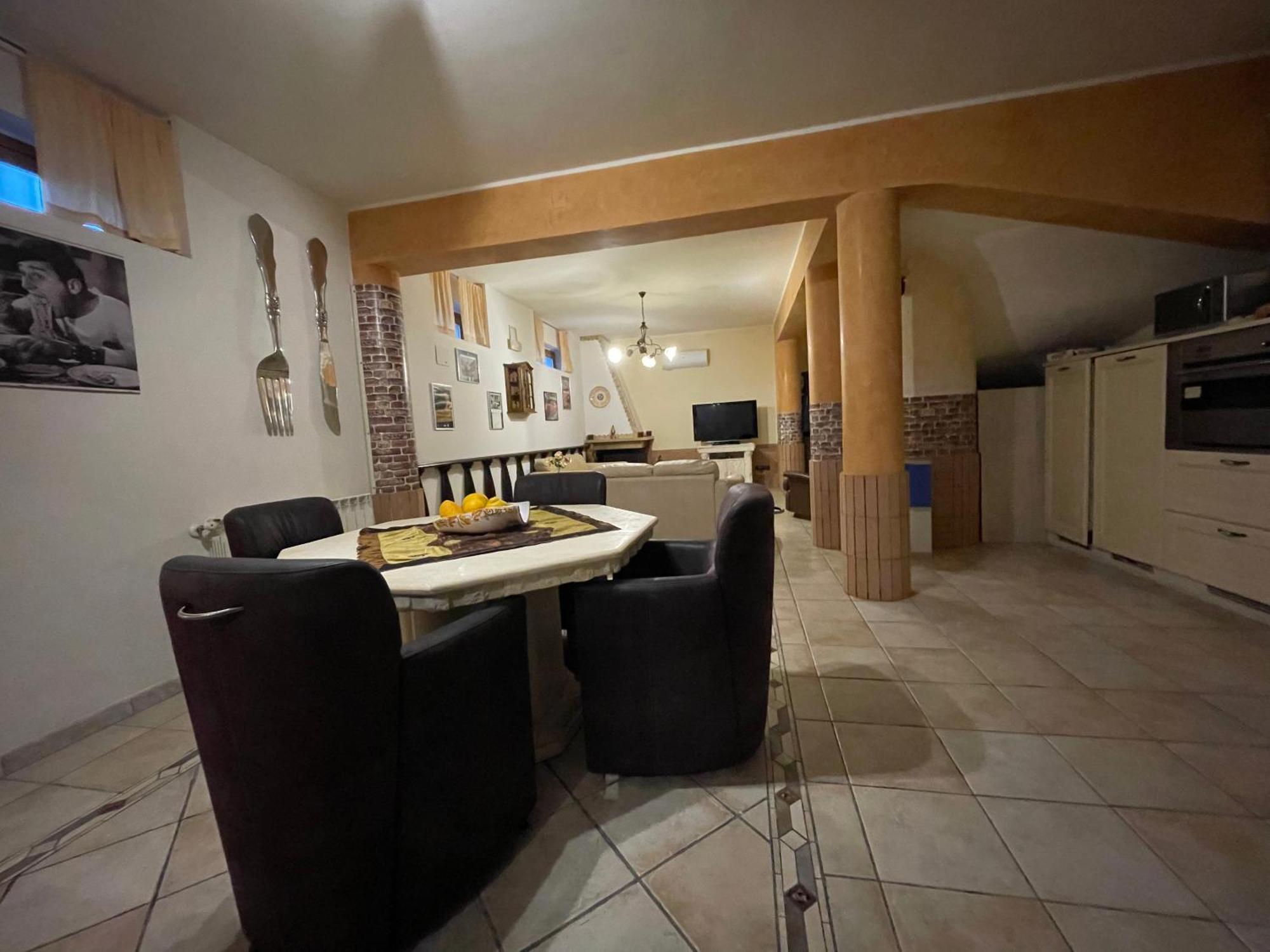 Residence Don Turi Вилафранка Тирена Екстериор снимка