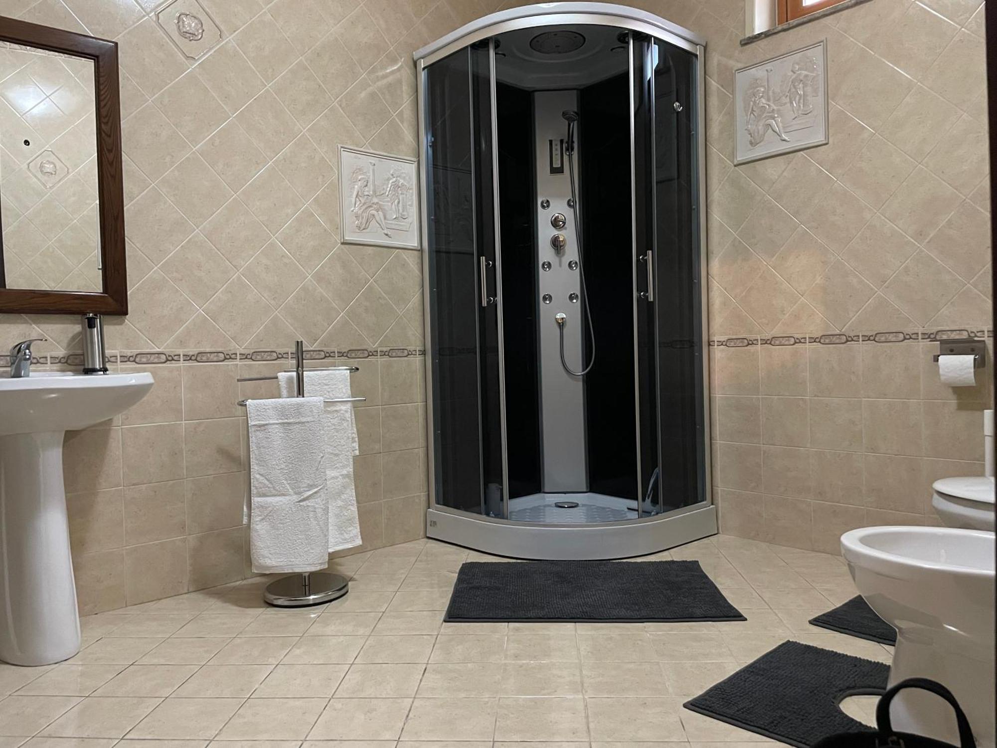 Residence Don Turi Вилафранка Тирена Екстериор снимка