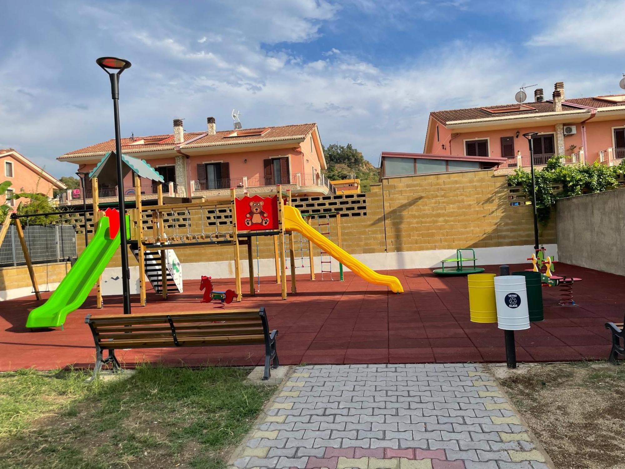 Residence Don Turi Вилафранка Тирена Екстериор снимка